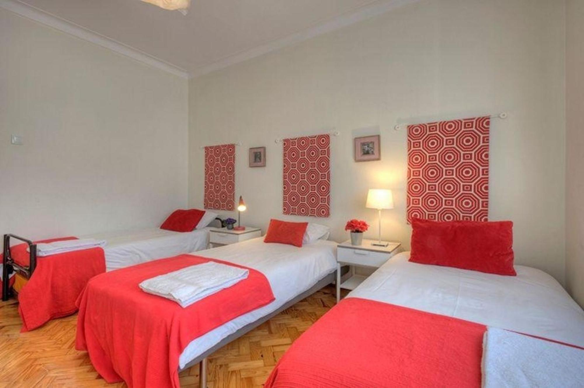 Apartamento Fuer 20 Personen In Lissabon, Regio De Costa De