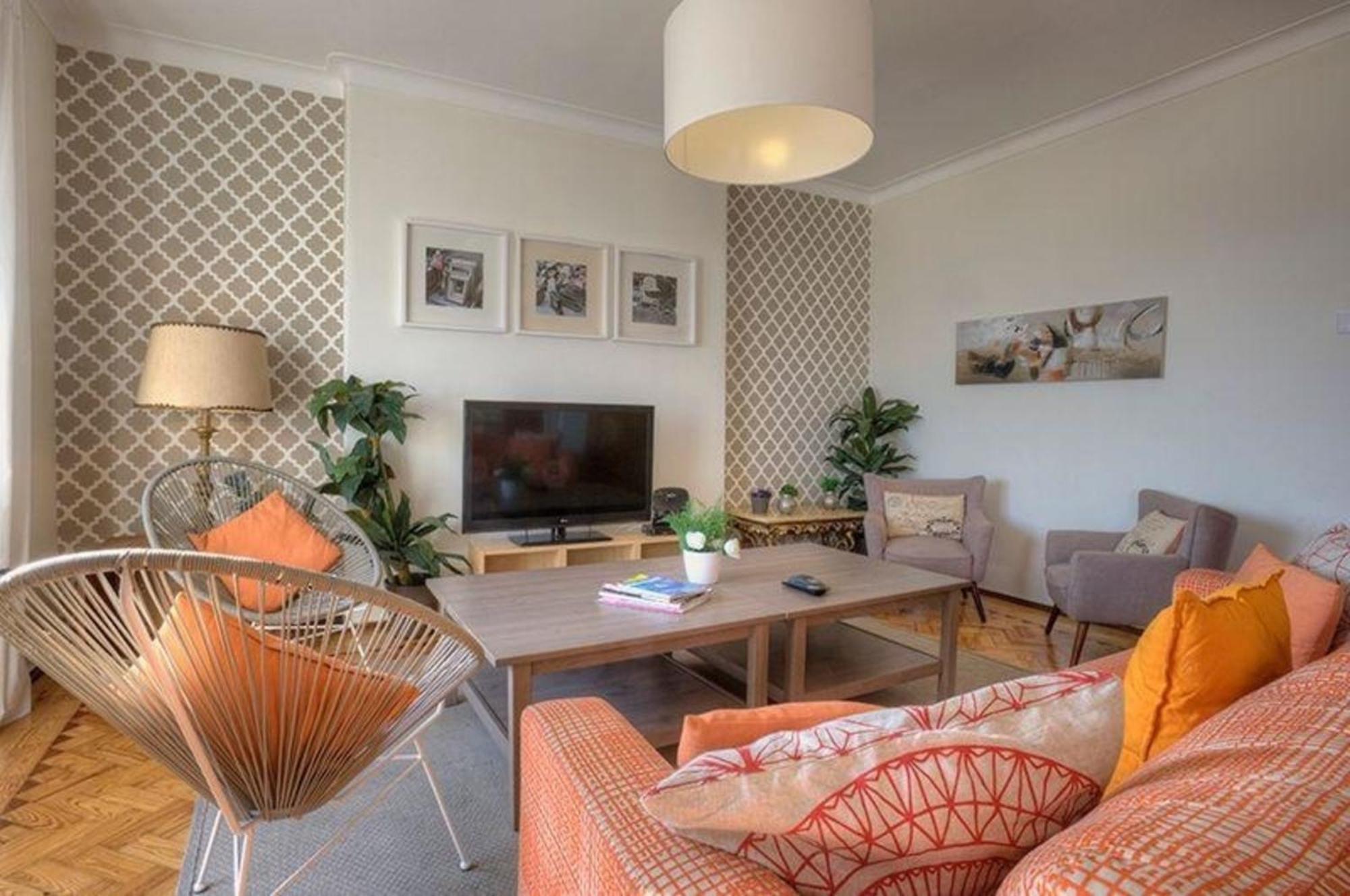 Apartamento Fuer 20 Personen In Lissabon, Regio De Costa De